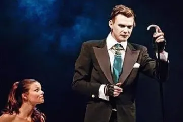 Recenze: Žebrácká opera v Národním divadle