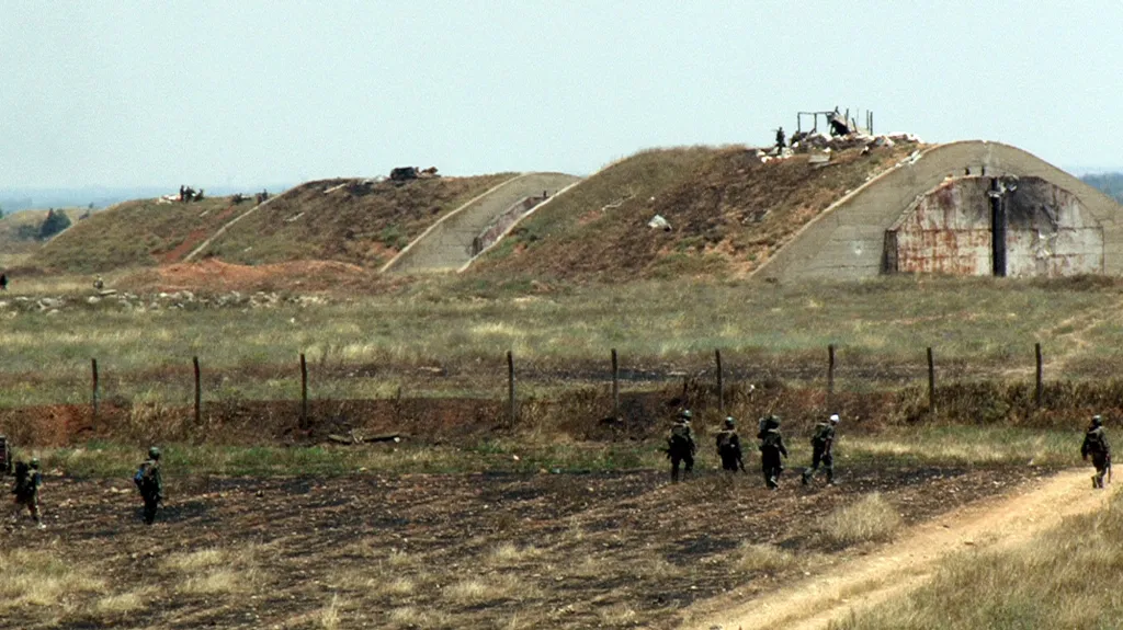 Syrská armáda hlídá letiště