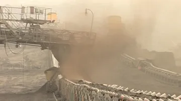 Těžba povrchového dolu