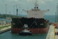 Historické sucho komplikuje provoz v Panamském průplavu. Lodě musí omezit náklad