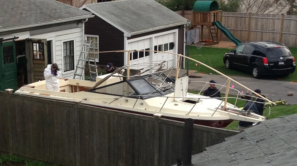 Člun Davida Henneberryho, ve kterém se ukrýval Džochar Carnajev