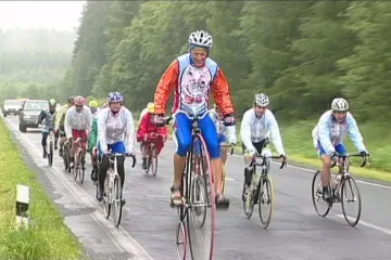 Cyklisté pomáhají malým onkologickým pacientům