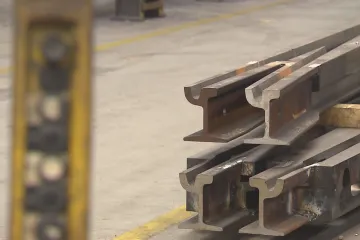 V Pražské strojírně mizely miliony, tvrdí audit. Nevýhodně utrácela i za vstup na francouzský trh