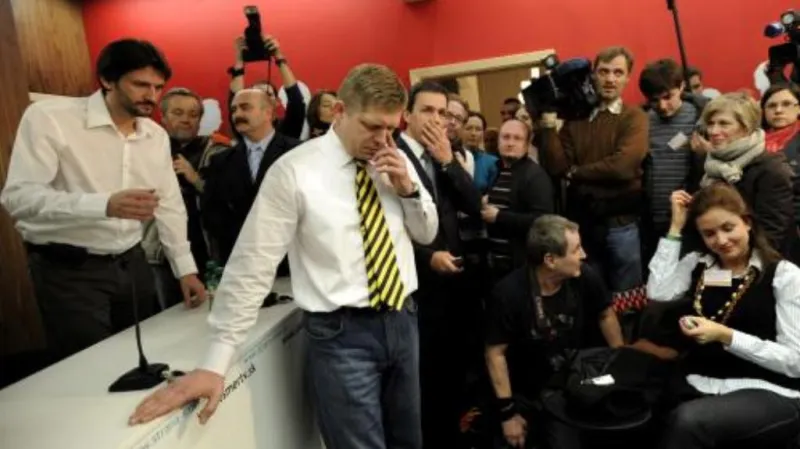 Zamyšlený Robert Fico