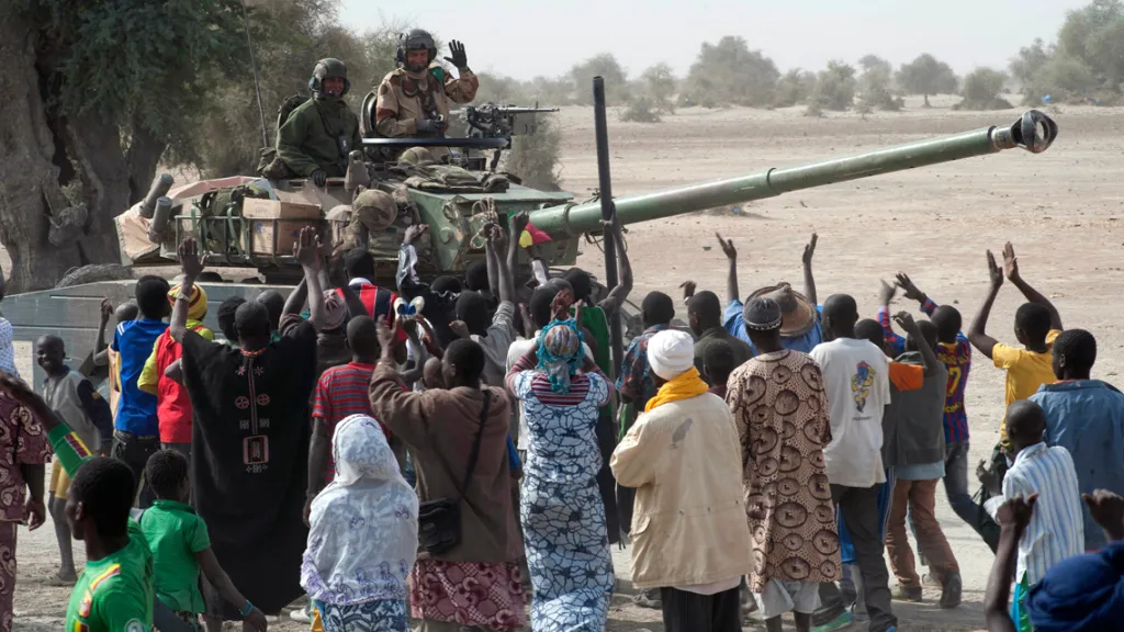 Malijci vítají francouzské vojáky