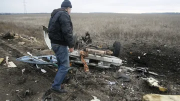 Mikrobus na Ukrajině najel na minu, tři lidé nepřežili