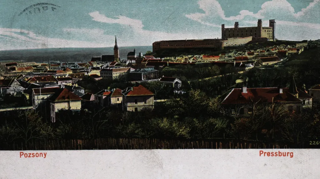 Pressburg i Pozsony na dobové pohlednici