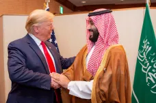 Trump letí pro arabské biliony a slabší Čínu. Izrael mine