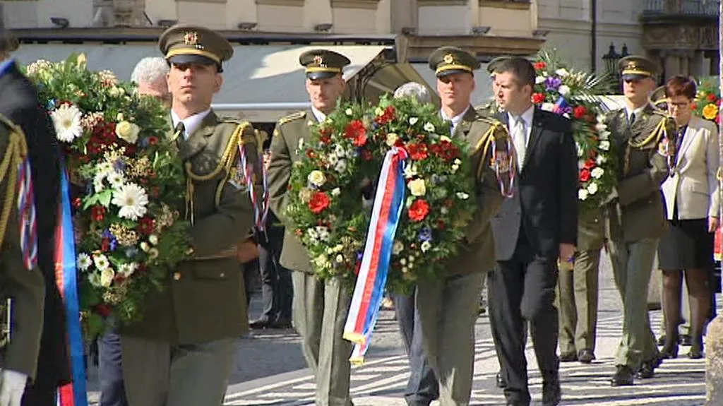 Pieta za oběti padlé v Pražském povstání u Staroměstské radnice