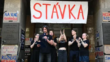 Výstražná stávka ČT a ČRo 22. 6. 2026 před budovou ČRo v Praze