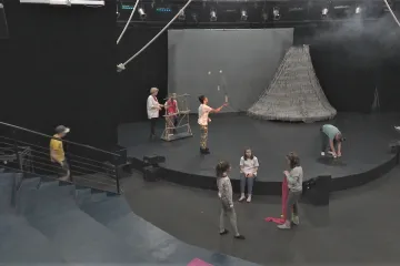 Z problémů tahá ruské děti cirkus. Peníze na to má od dárců
