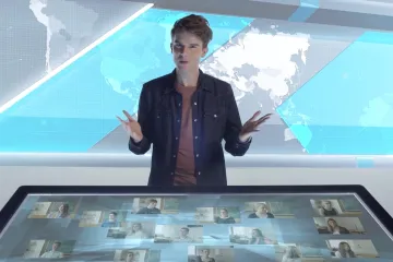 Co je bulvár a komu na internetu věřit? Studenty učí populární youtubeři i únikovka