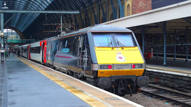 Virgin Trains East Coast vydržely na trati tři roky, tedy více než o rok překonaly National Express. Vozový park se nezměnil, dopravě stále dominovaly netrakční jednotky IC 225 s lokomotivami řady 91
