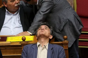 Reformy a zase jenom reformy. Řecký parlament odvrací bankrot