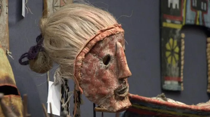 Posvátná maska kmene Hopi