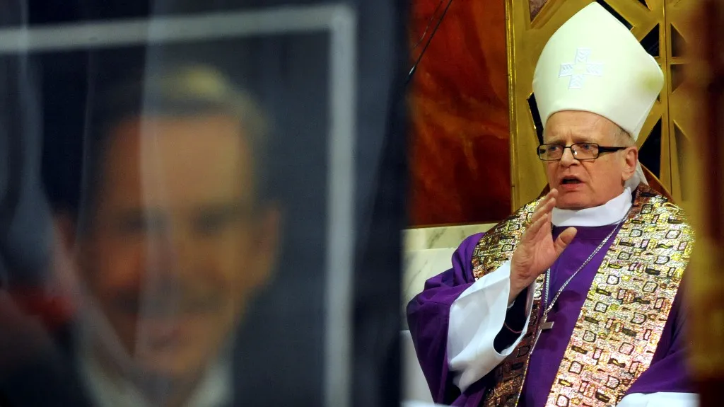 Zádušní mši za Václava Havla sloužil biskup František Václav Lobkowicz.