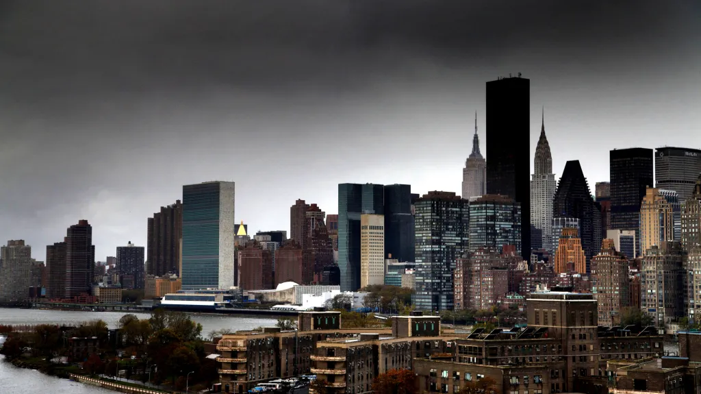 New York bez proudu po bouři Sandy