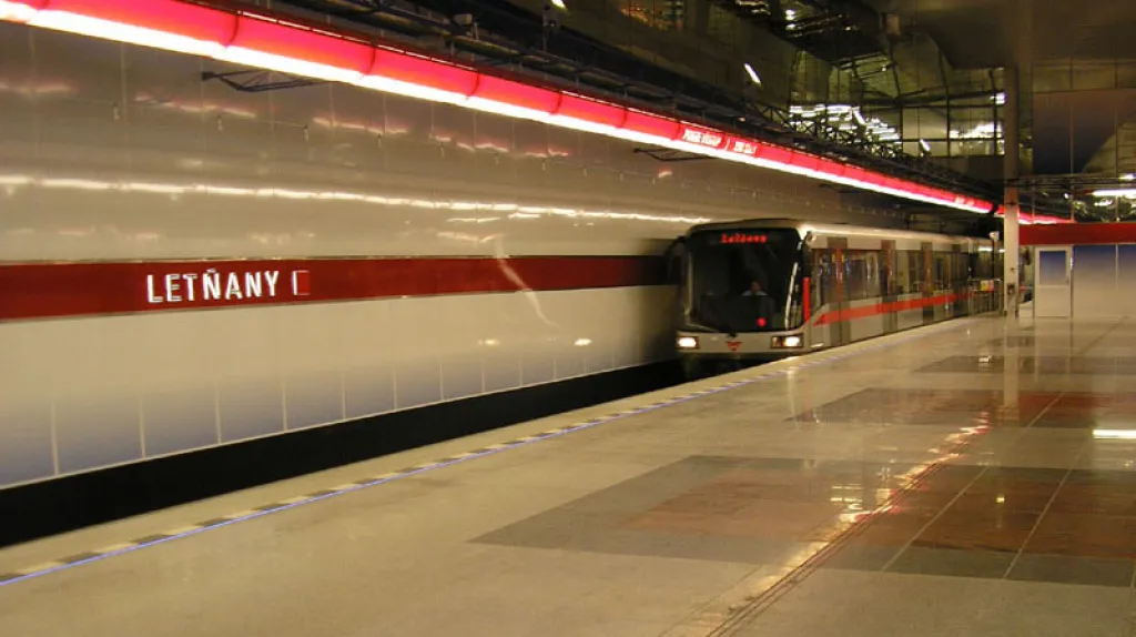 Stanice metra Letňany