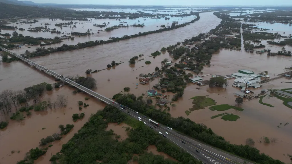 Záplavy po cykloně v Brazílii