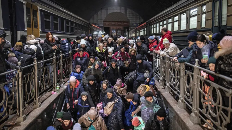 Čekání na vlak do bezpečí