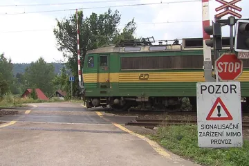 Polovina jihočeských přejezdů vykazuje vážné nedostatky
