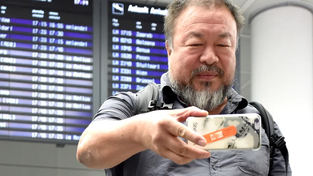 Aj Wej-wej po přistání na letišti v Mnichově