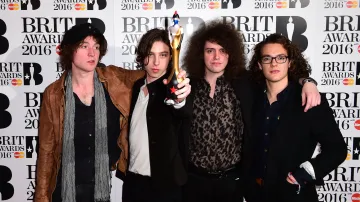 Catfish and the Bottlemen podle Brit Awards zaslouží ocenění za objev roku. Indie rockeři zaznamenali průlom už hned s debutem The Balcony z roku 2014.