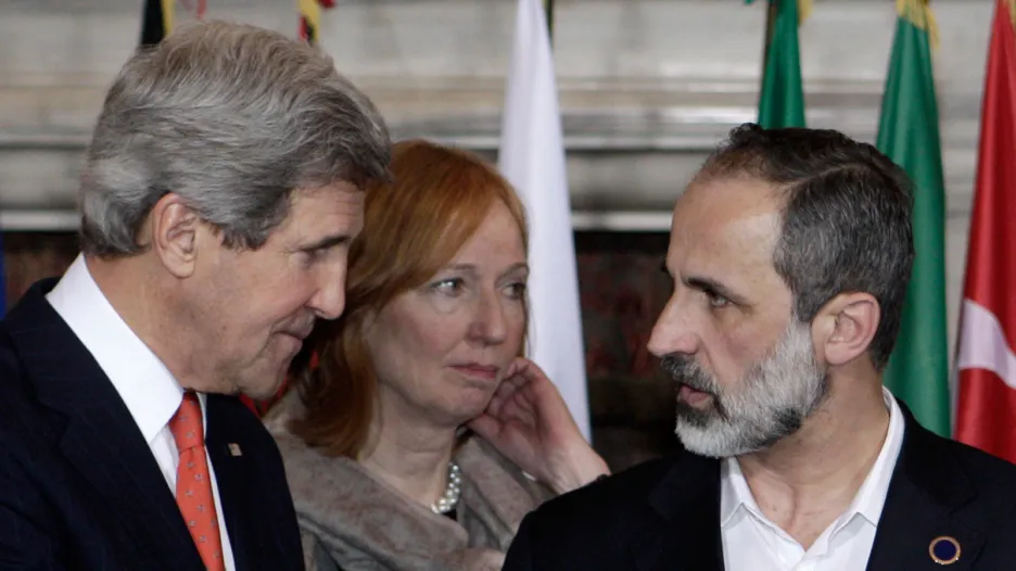 John Kerry a Ahmad Muáz Chatíb