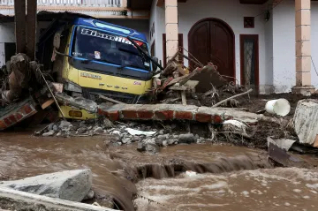 Prudké povodně si v Indonésii vyžádaly nejméně čtrnáct obětí