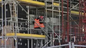 Na stavbě zahynul dělník