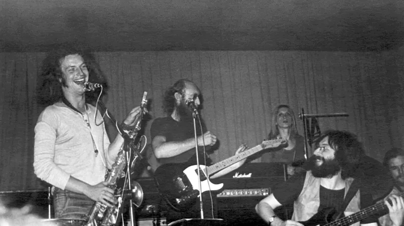 Extempore s programem Ebonitový samotář v Karlínské besedě (1977)