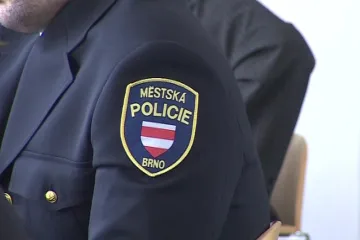 Brněnští strážníci spojili síly s chytrými aplikacemi. A šetří čas