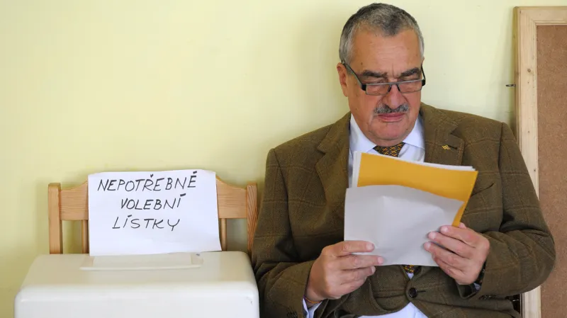 Karel Schwarzenberg u voleb