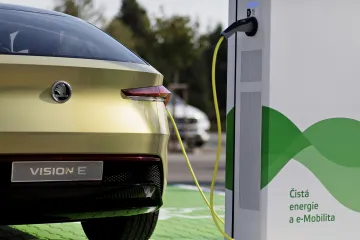 Nákup elektromobilů bude stát podporovat jen u podniků a úřadů, lidé se podle Babiše dotací nedočkají