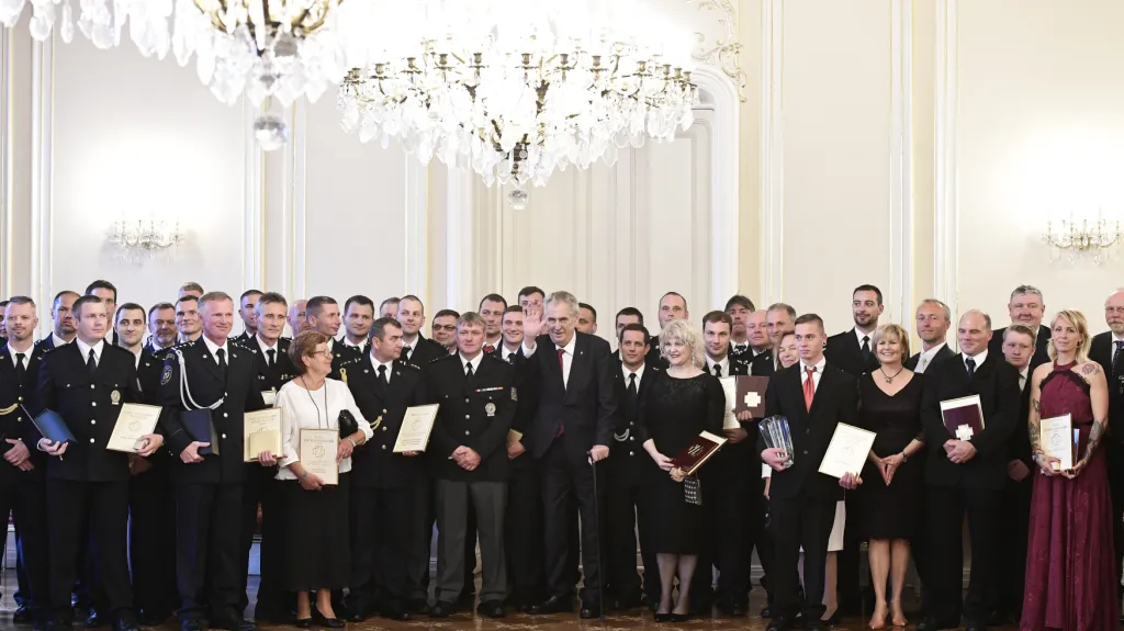 Držitelé Zlatého záchranářského kříže