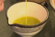 Itálie odhalila rozsáhlé pančování olivového oleje. Tekutina ze sóji a chlorofylu putovala i do Česka