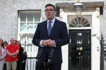 Burnham převzal funkci britského premiéra