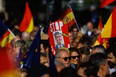 Španělští poslanci schválili rozšířenou amnestii pro katalánské separatisty