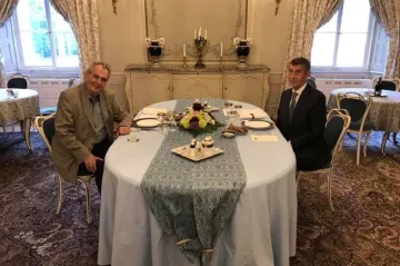 Na summit NATO pojede pouze Zeman, Babiš bude ve sněmovně hájit rozpočet