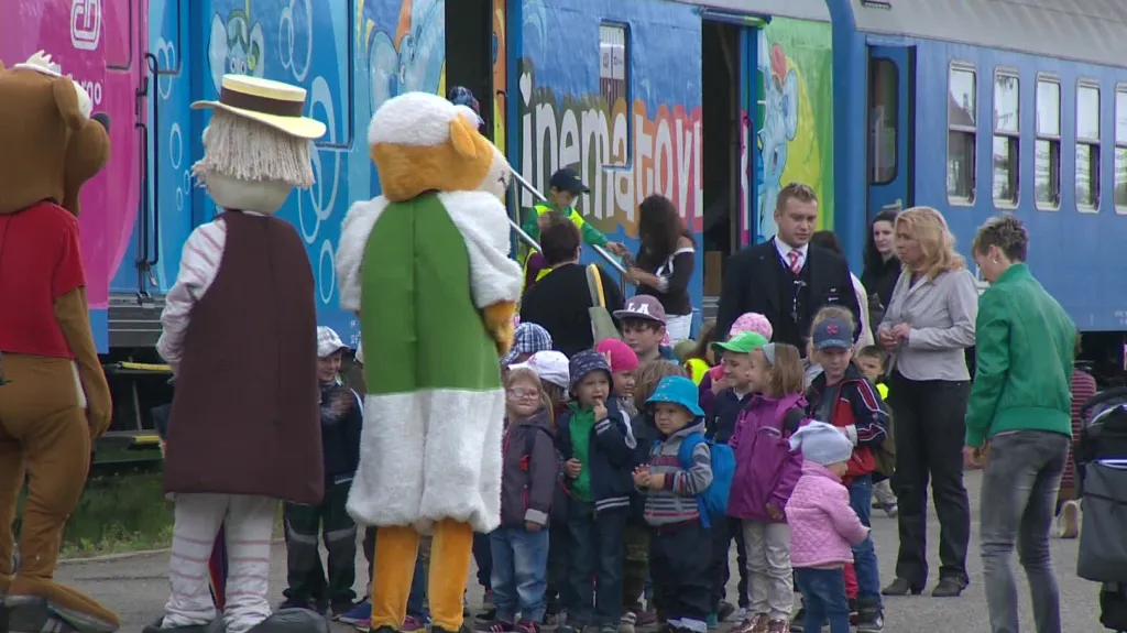 Kinematovlak vyrazil na cestu