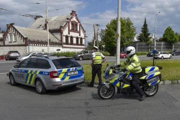 Tisíce policistů po celé republice se chystají na konec prázdnin. Vzlétne i vrtulník