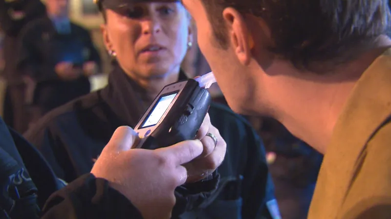 Policisté kontrolovali, zda nezletilí nepili alkohol