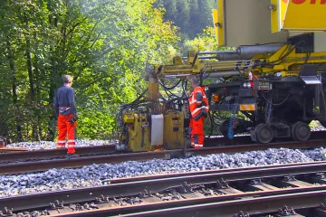 „Za deset hodin v práci ujedu 39 kilometrů.“ Opravovaná trať do Německa komplikuje dopravu