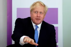 Přípravy na tvrdý brexit mají nejvyšší prioritu, vzkázal Johnson vládním úředníkům