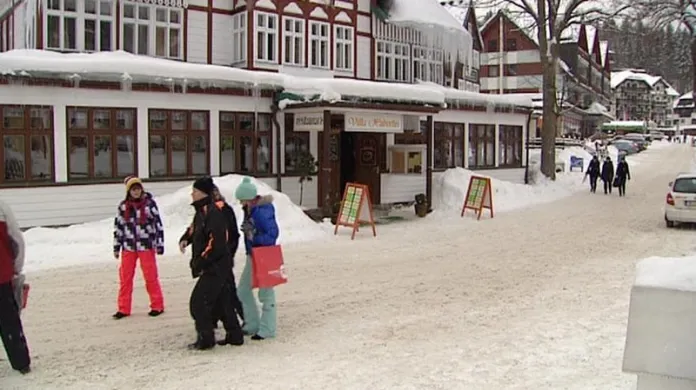 Zatímco většina Čechů se po svátcích vrátila z hor do práce, v lyžařských areálech Krkonoš je vystřídali Rusové.