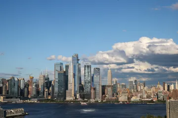 Inflace v USA nečekaně zrychlila na 8,6 procenta, je nejvyšší od roku 1981