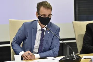 Místostarosta a radní v Rožnově opustí křesla. Nelíbí se jim souběh funkcí starosty a hejtmana Holiše