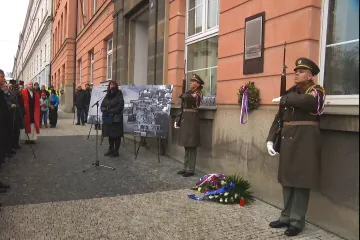 „Historie by se mohla opakovat.“ V Praze uctili oběti bombardování z února 1945