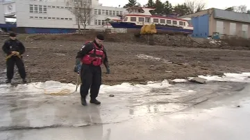 Brněnští policisté bruslení na Brněnské přehradě zatím nedoporučují