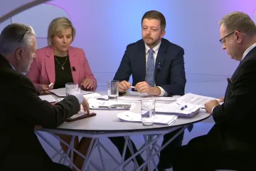 Ukrajinci čelí podvodům s vízy i kuplířství. Uprchlickou krizi má v Česku řešit koordinátor, řekl Rakušan